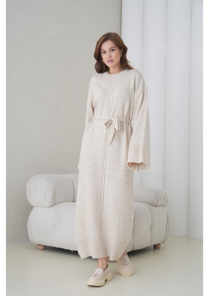 Kadın Uzun Kol Bisiklet Yaka Tesettüre Uygun Dokulu Kuşaklı Triko Spor Şık Maxi Boy Uzun Elbise