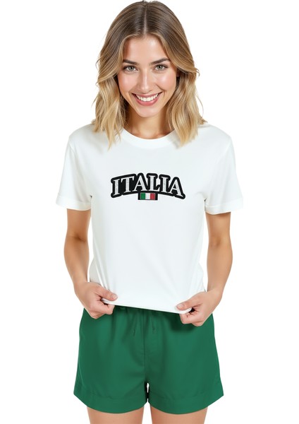 Kadın Beyaz Relaxed Fit %100 Pamuk Tişört – Italıa Tipografi & Mini Italya Bayrağı Baskılı modelleri