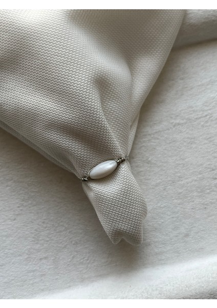 Arpa Sedef Taşı Gümüş Renk Ayarlanabilir Tel Yüzük