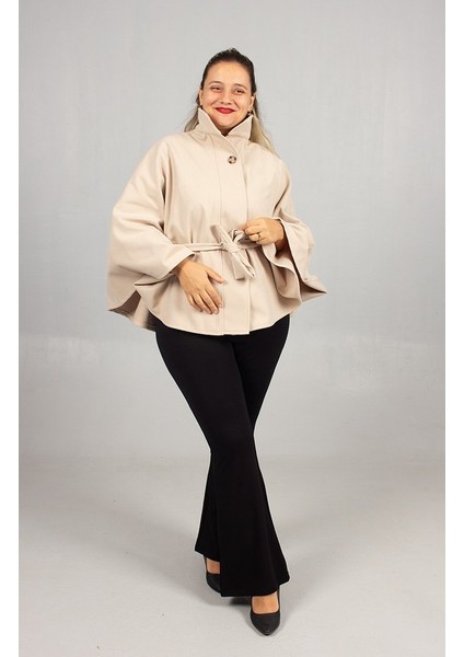 Kışın Aydınlığı: Krem Rengi Büyük Beden Kaşe Pelerin modelleri