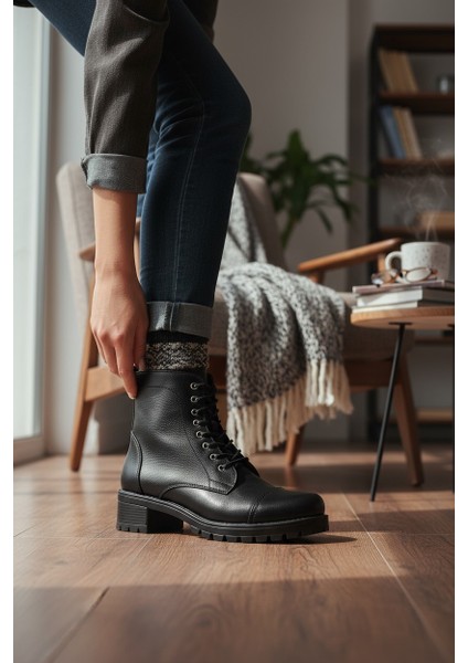 Modesa Hakiki Deri Siyah Fermuarlı & Bağcıklı Kauçuk Taban Kadın Bot fırsatları