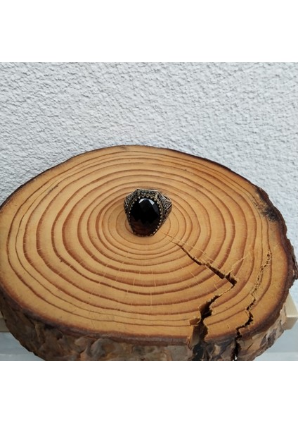 925 Ayar Gümüş Şık Tasarım Bordo Taş Detaylı Erkek Yüzük - Kenarları Işlemeli fiyatları