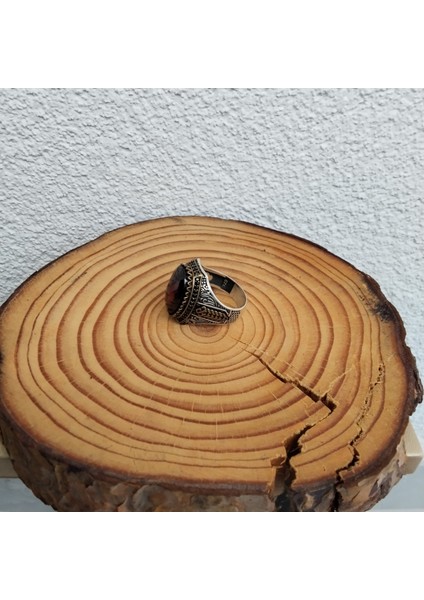 925 Ayar Gümüş Şık Tasarım Bordo Taş Detaylı Erkek Yüzük - Kenarları Işlemeli modelleri