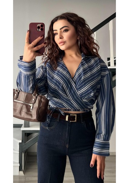Lacivert Çizgili Kruvaze Bağlamalı Crop Gömlek indirimleri