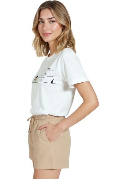 Kadın Beyaz Relaxed Fit %100 Pamuk Tişört – Çocuk & Fil Sulama Illüstrasyonlu fiyatları