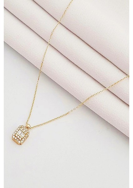 Baget Figürlü Zirkon Taşlı Altın Renk Zincir Kadın Kolye Kararmaz Çelik Kolye