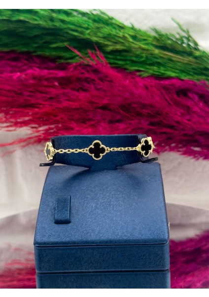 925 Ayar Gümüş 5’li Onix Taşlı Gold Renk Yonca Desenli Popüler Kadın Bileklik