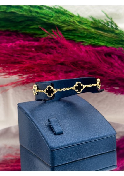 925 Ayar Gümüş 5’li Onix Taşlı Gold Renk Yonca Desenli Popüler Kadın Bileklik modelleri