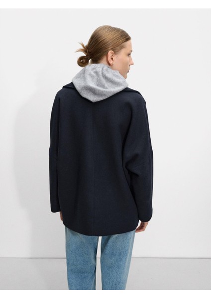 Düğmeli Yün Kaban fırsatları