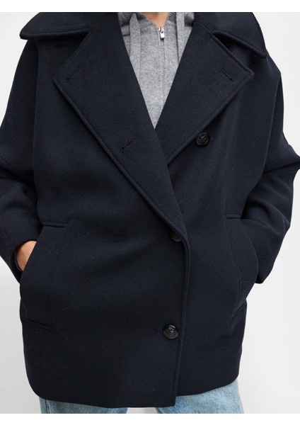 Düğmeli Yün Kaban indirimleri