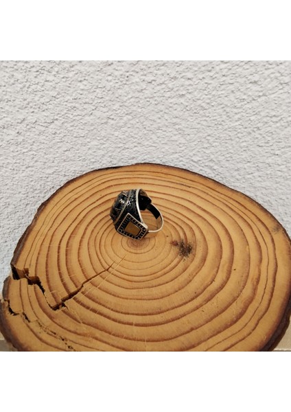 925 Ayar Gümüş Şık Tasarım Siyah Taşlı Erkek Yüzük – El Işçiliği - Yan Kenarlar Taş Işlem Tasarımlı modelleri