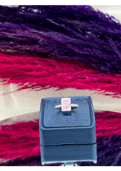 925 Ayar Gümüş Baget Pembe Kuvars Taşlı Pırlanta Montürlü Trend Kadın Yüzük fiyatları