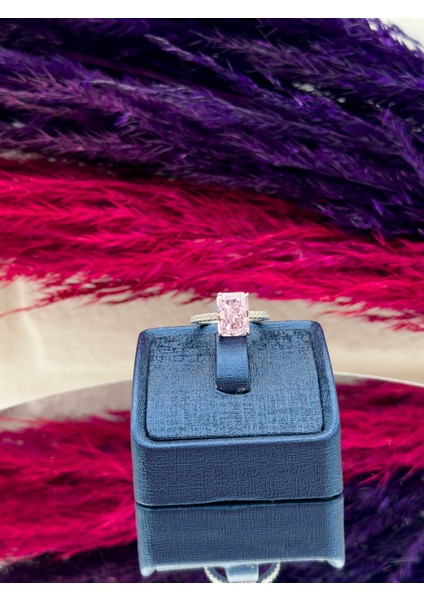 925 Ayar Gümüş Baget Pembe Kuvars Taşlı Pırlanta Montürlü Trend Kadın Yüzük indirimleri