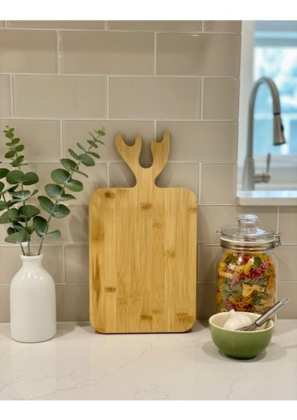 Geyikli Bambu Sunum Tahtası – En Büyük Boy 38 cm | Doğal Bambu & Geyik Bambu Kesme Tahtası