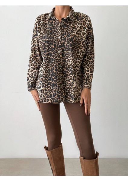 Leopar Desenli Gabadin Metal Düğmeli Gömlek
