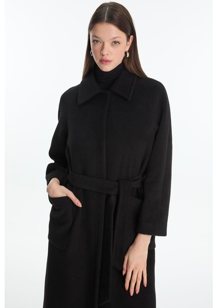 Cep Detaylı Kuşaklı Kaban Siyah 13829