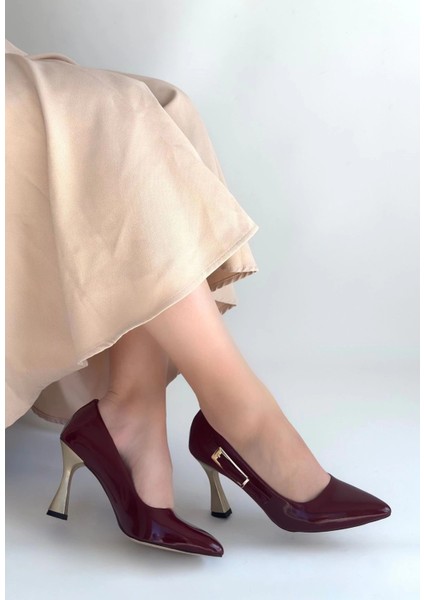 Motya Bordo Rugan Topuklu Ayakkabı
