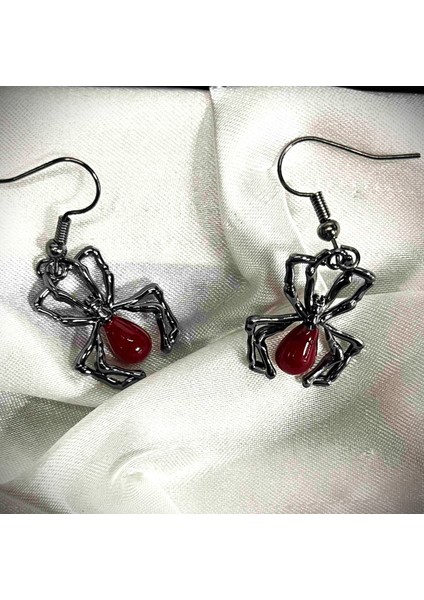 Tiny Red Spider Küpe fiyatları