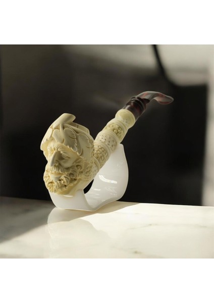 El Oyması Lületaşı Pipo – Dionysos (Üzüm/asma) Figürlü, Akrilik Ağızlık, Özel Kutulu, 20 cm