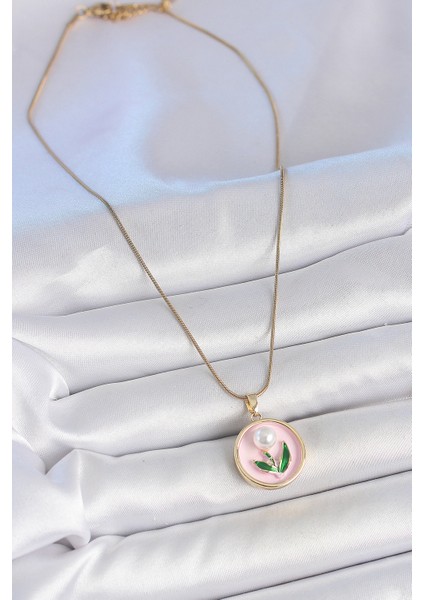 316L Çelik Gold Renk Zincir Pembe Mineli Incili Çiçek Işlemeli Portre Model Kadın Kolye fiyatları