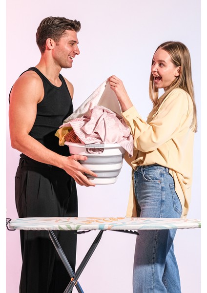 Quickpress Pratik Sağlam Metal Yapılı Isıya Dayanıklı Özel Kumaşlı Ütü Masası indirimleri