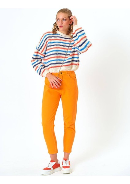 Renkli Çizgili Dökümlü Kısa Kazak