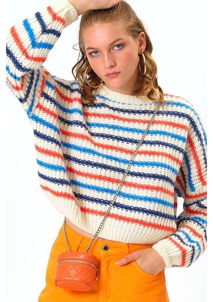 Renkli Çizgili Dökümlü Kısa Kazak indirimleri