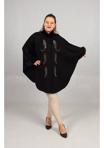 Göz Kamaştıran Şıklık: Siyah Taş Işlemeli Suni Kürk Yakalı Battal Boy 58 Bedene Kadar Panço modelleri