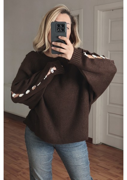 Kolları Boncuk Dekolteli Tasarım Kazak fiyatları