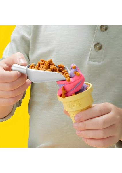 Hasbro Play-Doh Gökkuşağı Girdaplı Dondurma Oyun Seti G0028 fırsatları