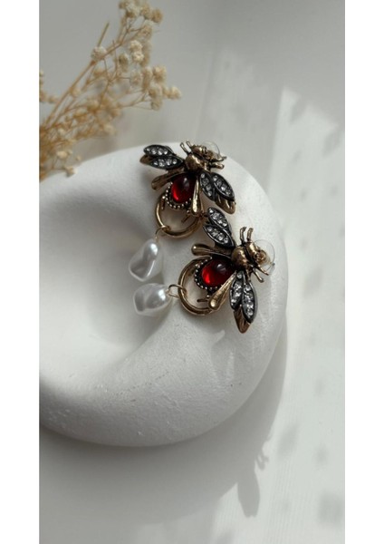 Altın Kaplama Incili Sallantılı Bordo Taşlı Arı Küpe fiyatları