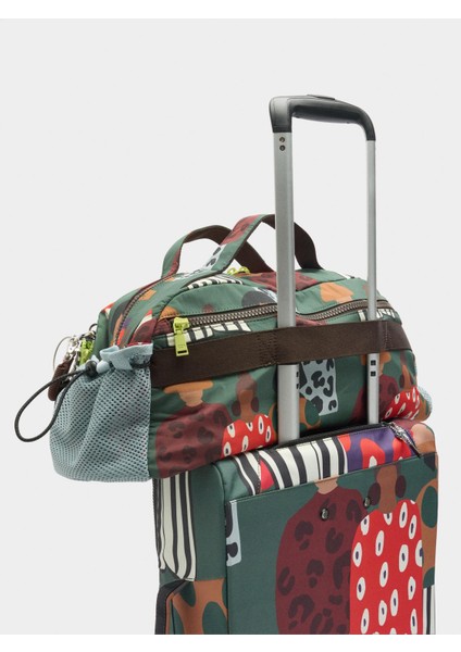 Desenli Teknik Kumaş Spor Çantası fırsatları