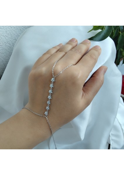 925 Ayar Gümüş Zirkon Taşlı ve Otantik Detay Şahmeran Kadın Bileklik- Şık Tasarım (Yıldız Model)