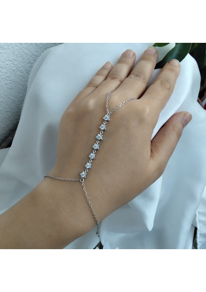 925 Ayar Gümüş Zirkon Taşlı ve Otantik Detay Şahmeran Kadın Bileklik- Şık Tasarım (Yıldız Model) fiyatları