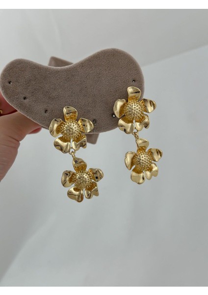 Tomurcuk Detay 2 Li Çiçek Figür Sallantılı Küpe