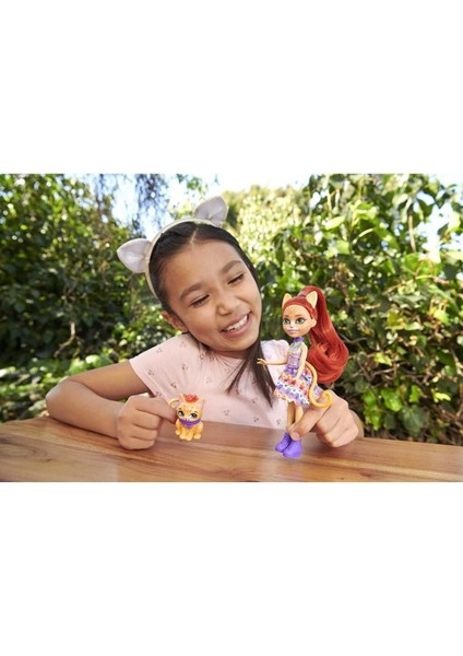 Popüler Karakter Bebekler Tarla Tabby Cuddler FNH22-HHB91 fiyatları