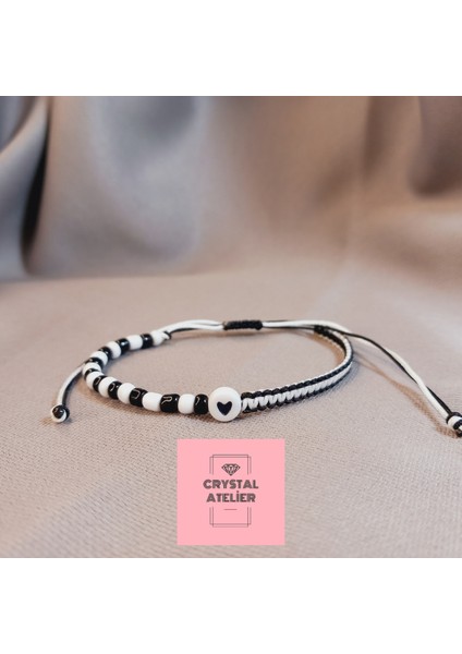 Beşiktaş Kalpli Boncuk Makrome Taraftar Bileklik – Siyah Beyaz Unisex El Yapımı Bjk Kombin Takı - Beşiktaş Bileklik - Makrome Bileklik - Siyah Beyaz Bileklik - Taraftar Bileklik indirimleri