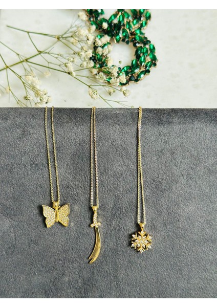 Üçlü Kolye Seti: Kelebek Kolye-Kılıç Kolye -Kar Tanesi Kolye Koleksiyonu fırsatları
