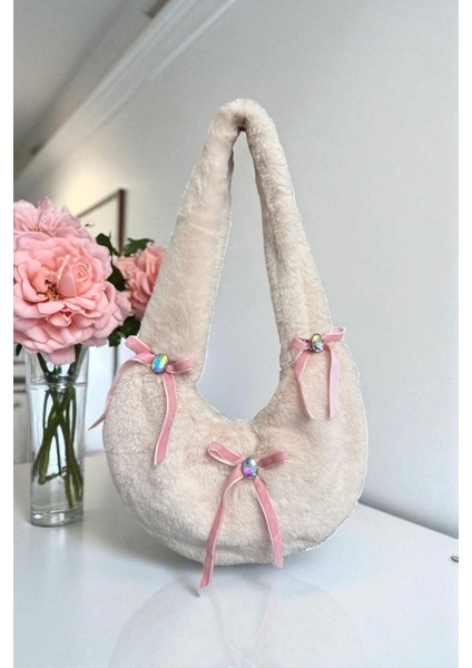 Tasarım Peluş Kurdeleli Krem Renk Taşlı Kol Çantası