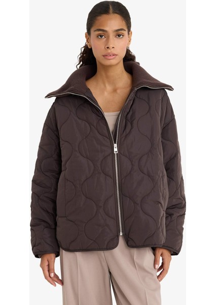 Su Geçirmez Regular Fit Kapitoneli Fermuarlı Mont F2086AX25AU fırsatları