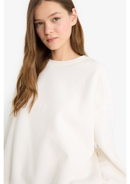 Oversize Geniş Kalıp Bisiklet Yaka Basic Düz Sweatshirt A4177AX25WN fırsatları