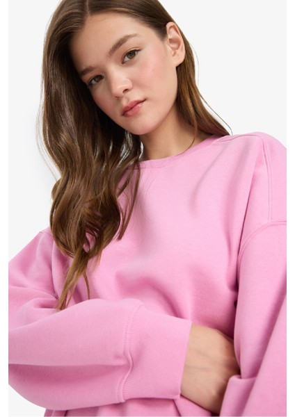 Oversize Geniş Kalıp Bisiklet Yaka Basic Düz Sweatshirt A4177AX25WN fırsatları