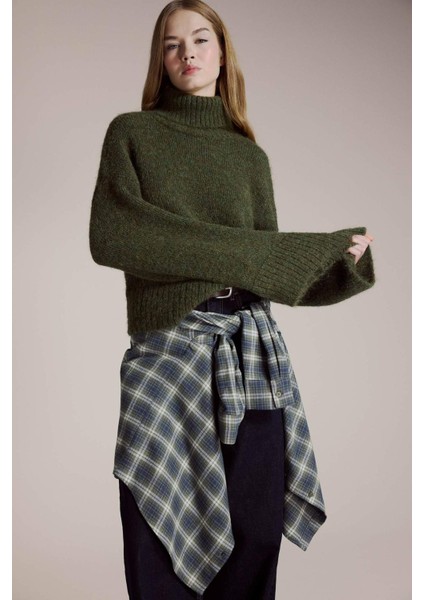 Yün Karışımlı Balıkçı Yaka Oversize Fit Triko Kazak F3252AX25WN