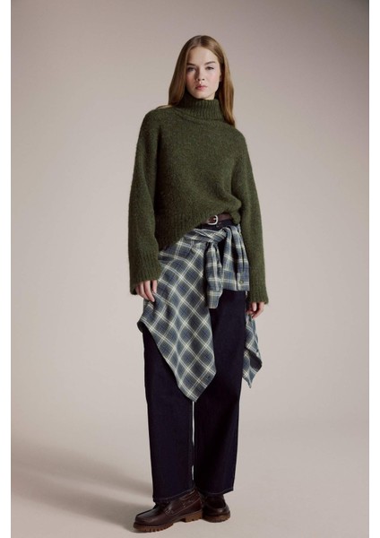 Yün Karışımlı Balıkçı Yaka Oversize Fit Triko Kazak F3252AX25WN fiyatları