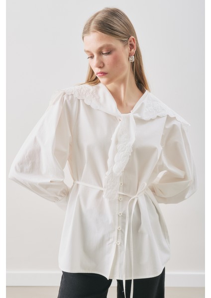 Nakışlı Geniş Yaka Gömlek Ekru