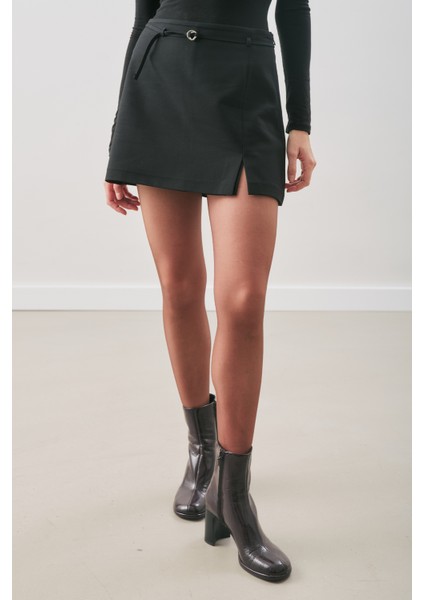 Kemer Detaylı Mini Etek Siyah fırsatları