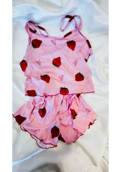 Kadın Çilek Desenli Fitilli Pamuklu Mini 2 Li Şort Takım indirimleri