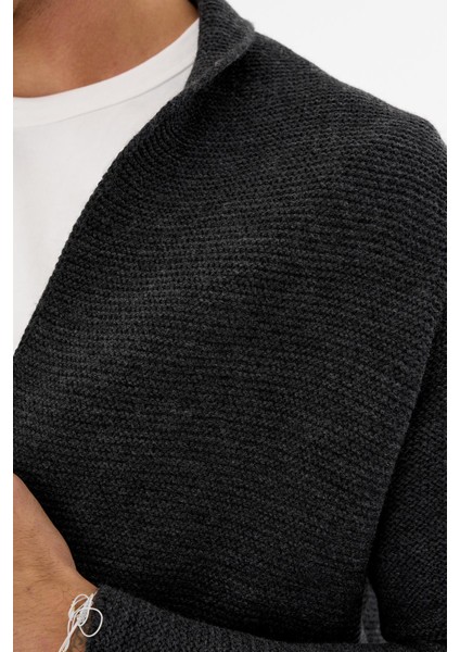 Erkek Regular Fit Çıtçıtlı Cepli Örme Uzun Triko Hırka