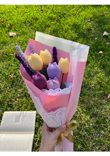 Örgü Lale ve Lavanta Buketi,lale Çiçeği,örgü Çiçek Buketi,anneye,sevgiliye,arkadaşa,öğretmene Hediye modelleri