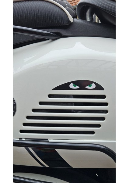Vespa Gts Yan Hava Girişi Yeşil Göz Motifli Sticker / Vespıssımo